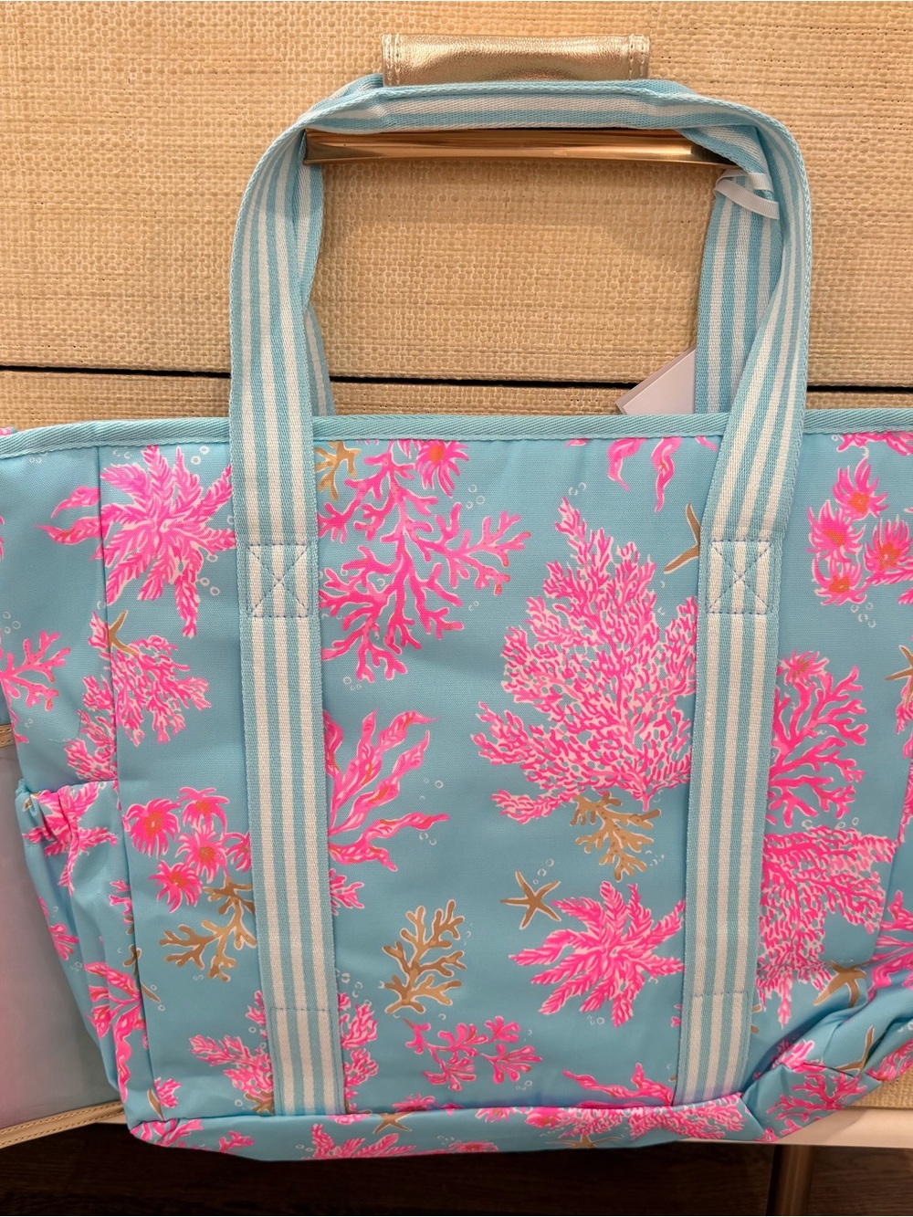 NWT Lilly Pulitzer Cooler Bag, Royal Coral with Strap and Mesh Pouch - Picture 4 of 4